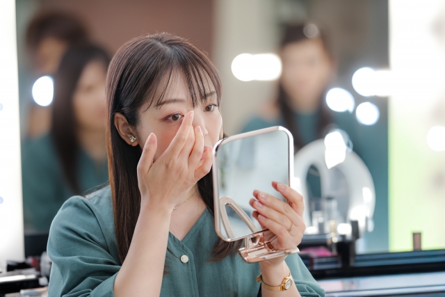 アイラインに悩みがある女性